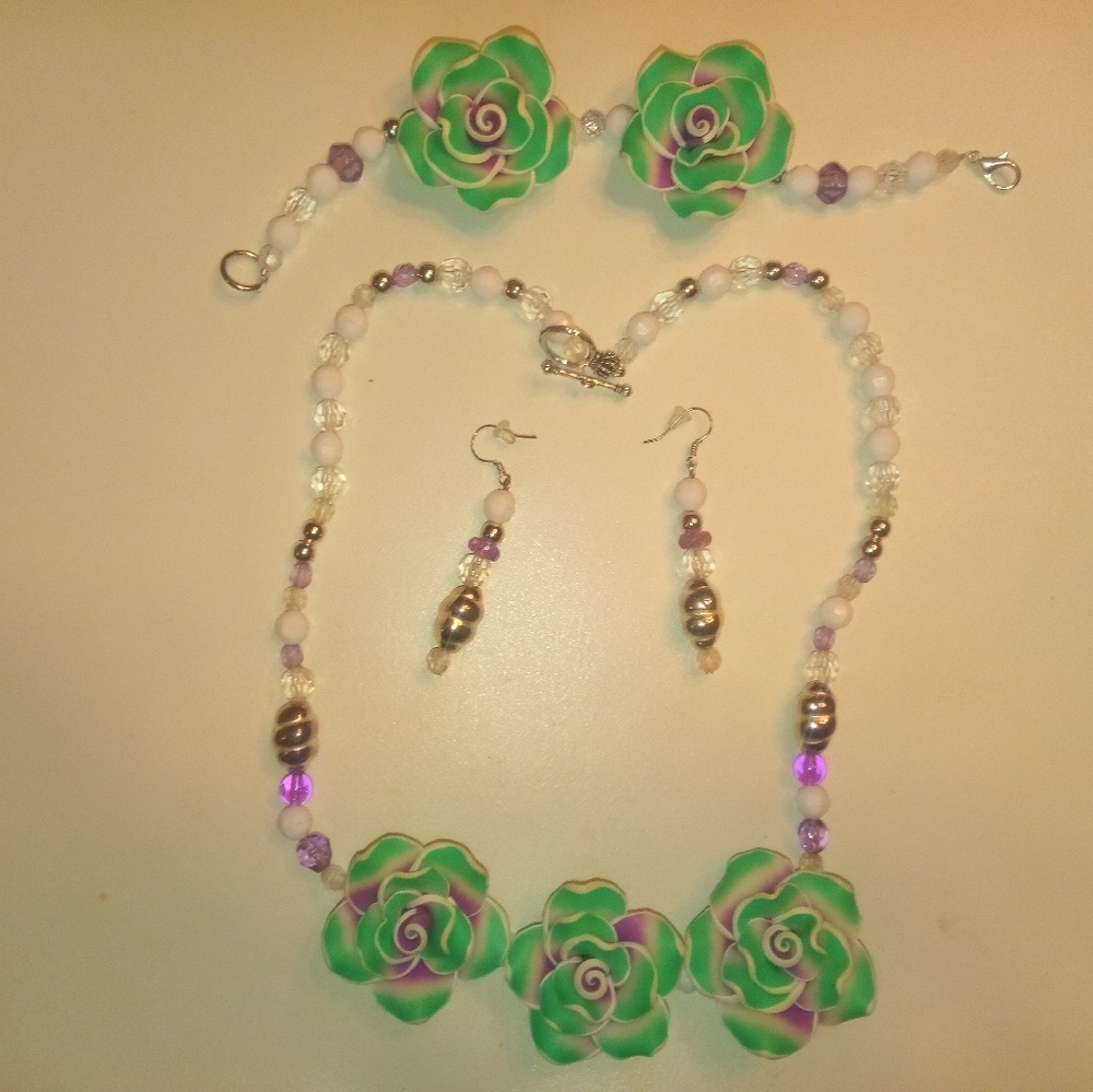 3pc Jewelry Set Incl Necklace, bracelet & earrings